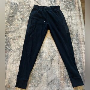 Under armour sweat pants in black (size medium)